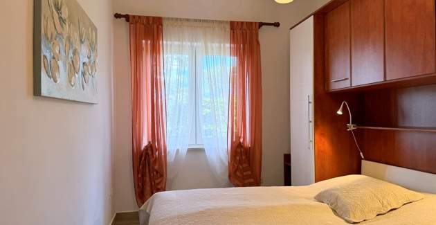 Apartments Zeljka – 15 m from Sea, Sea View