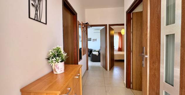 Apartments Zeljka – 15 m from Sea, Sea View