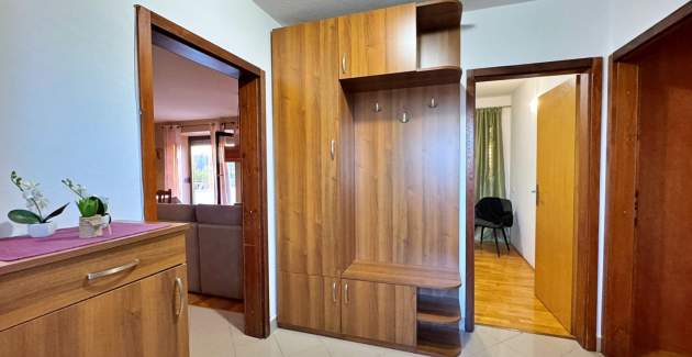 Apartment Katarina 2 – Sea View, Pet-Friendly