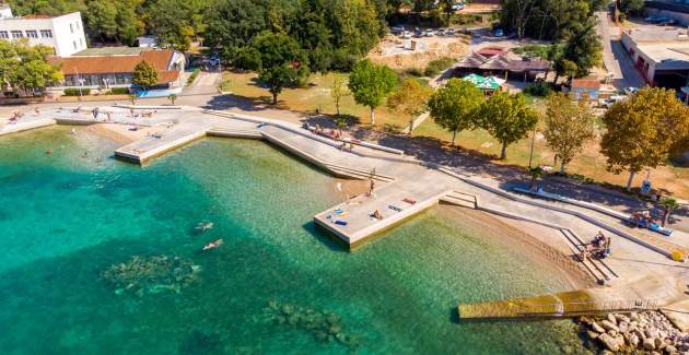 Apartments Pavle 3 - Attic, Sea View