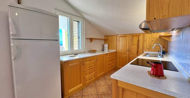 Apartments Pavle 3 - Attic, Sea View