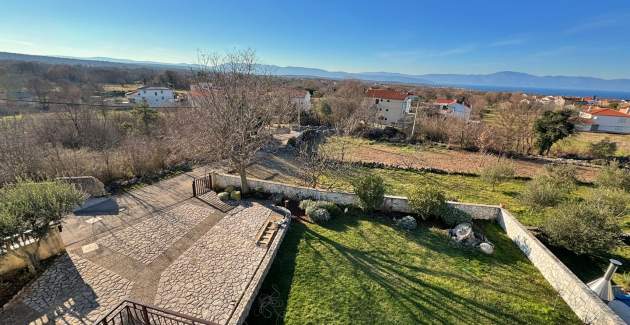 Apartments Pavle 3 - Attic, Sea View