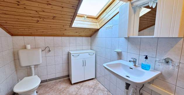 Apartments Pavle 3 - Attic, Sea View