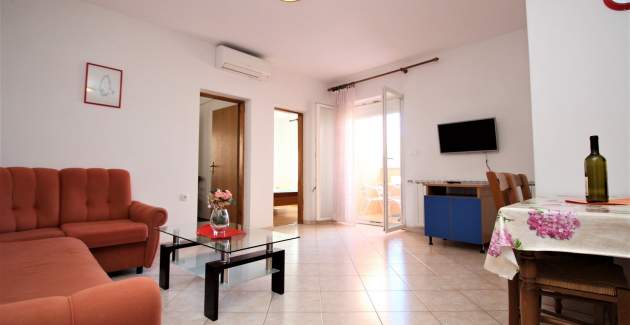 Apartment Lucijana No.2 - with Balcony, 150 m from the Beach