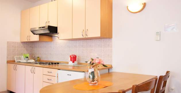 Apartment Lucijana No.3 - with Balcony, 150 m from the Beach