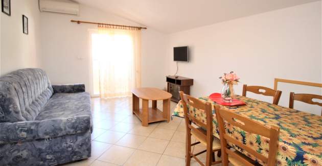 Apartment Lucijana No.8 - with Balcony, 150 m from the Beach