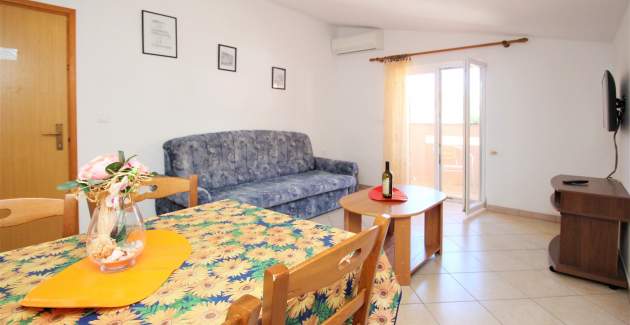 Apartment Lucijana No.8 - with Balcony, 150 m from the Beach