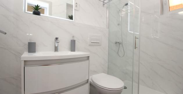 Apartman Petrica br. 2 - s balkonom, smješten u mirnom selu Jurandvor u blizini Baške