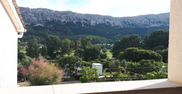 Apartment Petrica No.3 - with Balcony, located in the peaceful village of Jurandvor near Baska