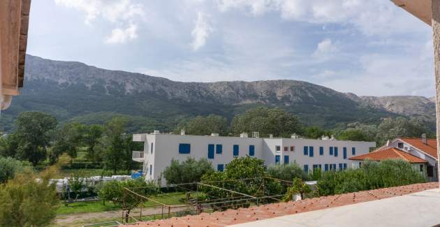 Apartment Petrica No.3 - with Balcony, located in the peaceful village of Jurandvor near Baska