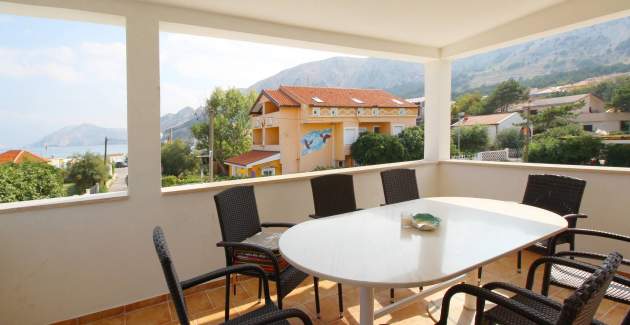 Apartment Pintar Beach - with Sea View, near the Beach