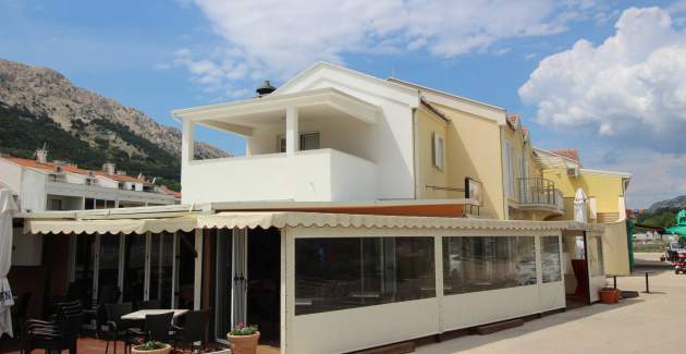 Apartment Pintar Beach - with Sea View, near the Beach