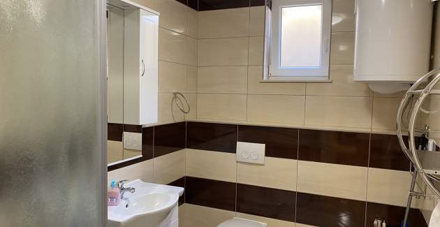 Monolocale Gorica 2 n. 13 – con piscina, livello interrato