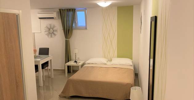 Monolocale Gorica 2 n. 13 – con piscina, livello interrato