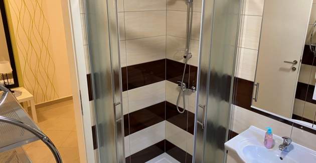 Monolocale Gorica 2 n. 13 – con piscina, livello interrato