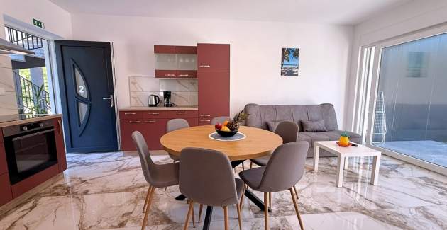 Apartment Lavanda Verde 2 — mit Pool