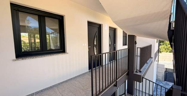Apartment Lavanda Verde 3 — mit Pool