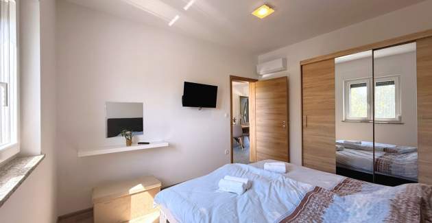 Apartment Lavanda Verde 3 — mit Pool