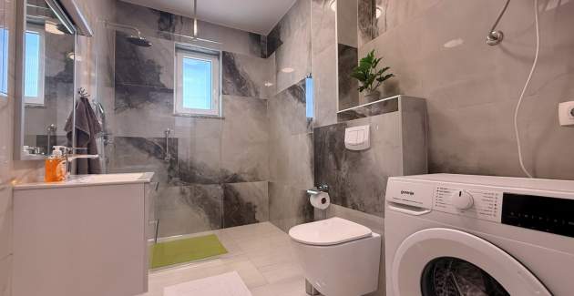 Apartment Lavanda Verde 3 — mit Pool
