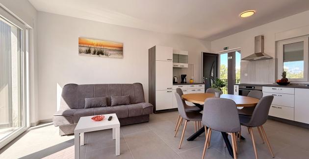 Apartment Lavanda Verde 5 — mit Pool