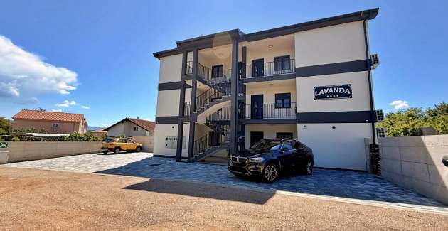 Apartment Lavanda Verde 6 — mit Pool