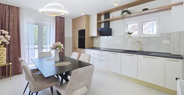 Apartment Gabrijela for 4 persons - with Terrace, 450 m from the Beach