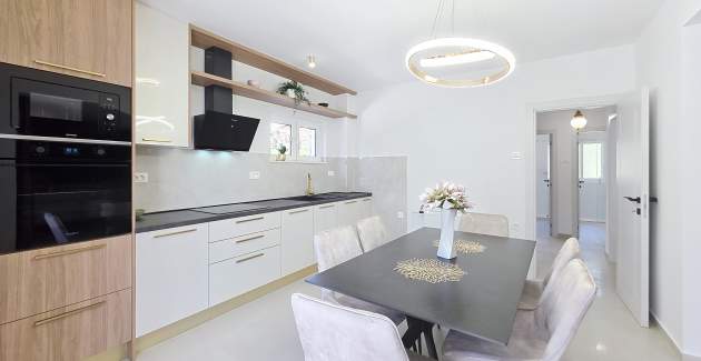 Apartment Gabrijela for 4 persons - with Terrace, 450 m from the Beach