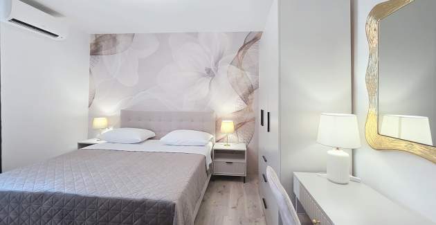 Apartment Gabrijela for 4 persons - with Terrace, 450 m from the Beach
