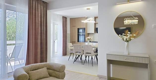 Apartment Gabrijela for 4 persons - with Terrace, 450 m from the Beach