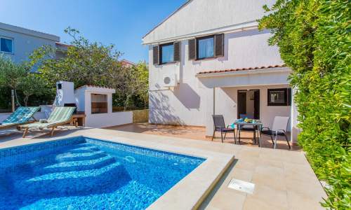 Apartment Zeljko A2 mit Pool