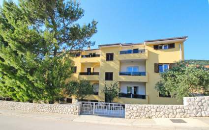 Apartments Sunshine Residence Baska 2