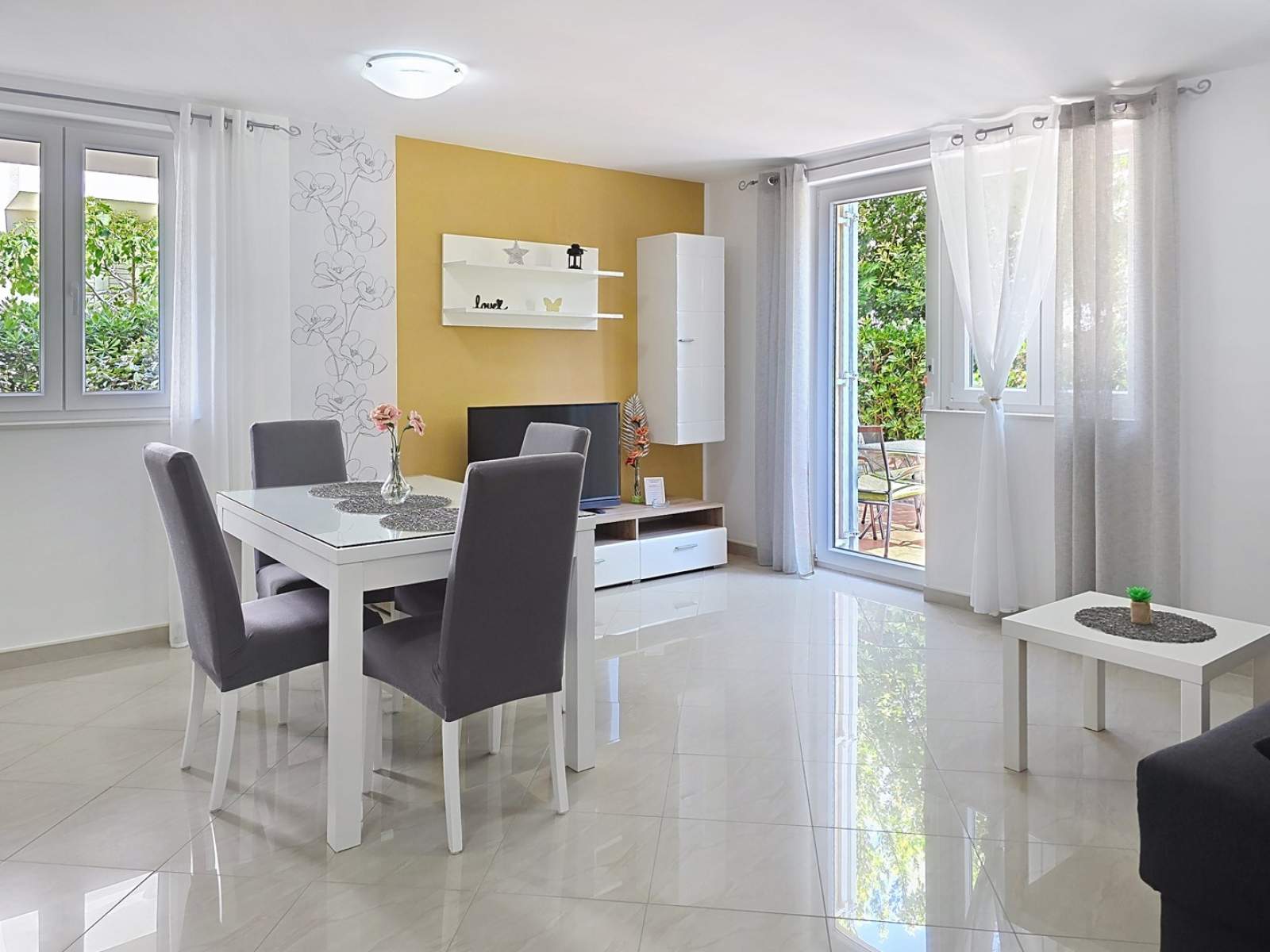 Appartamento Gorica 2 n.3 – con terrazza e piscina