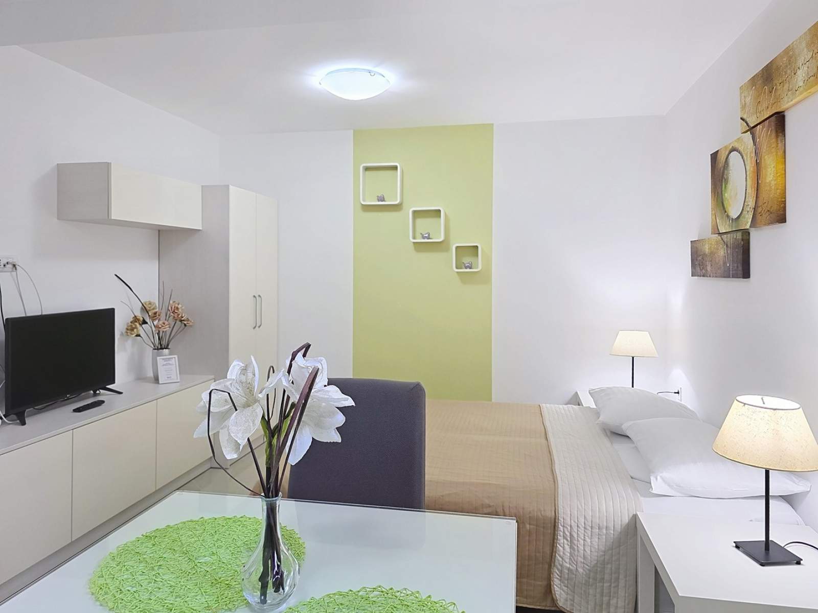 Monolocale Gorica 2 n.11 – con piscina, al piano seminterrato