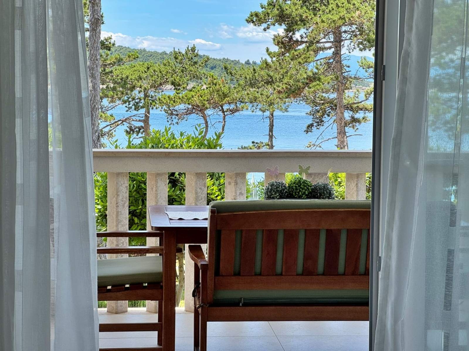 Apartments Zeljka – 15 m from Sea, Sea View