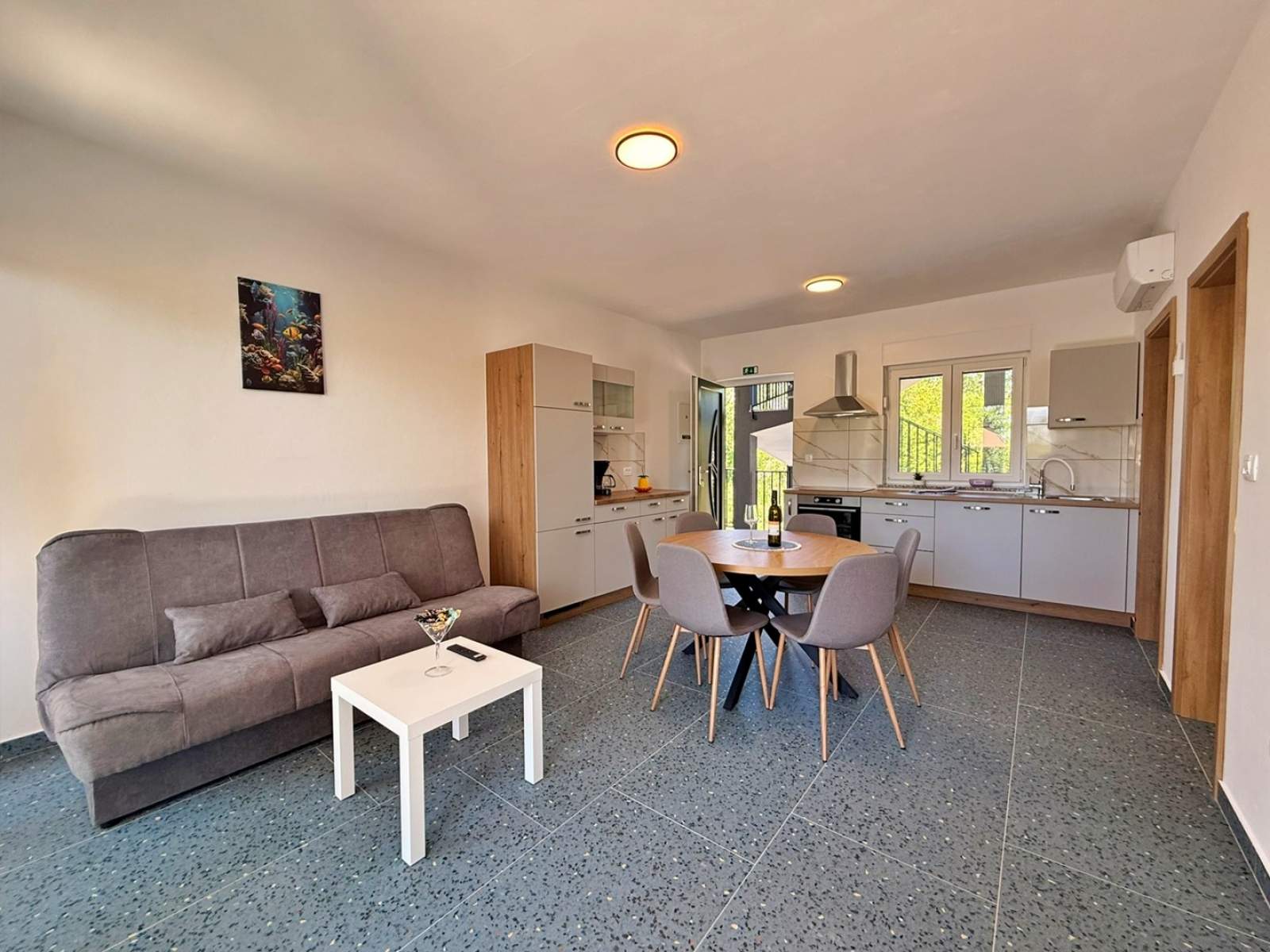 Apartment Lavanda Verde 3 — mit Pool
