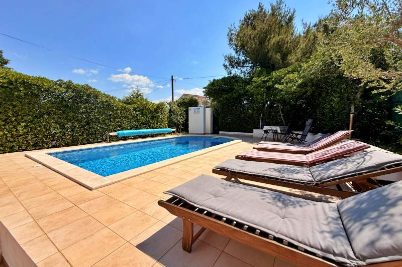 Apartments Zeljko with Pool